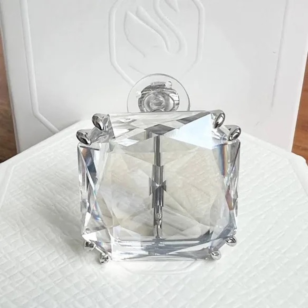 Swarovski 5600756 Mesmera Crystal Single Square Cut Clip-on Earring